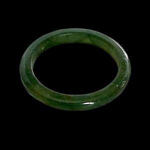 Green Jade Ring. Pre Owned. Size 8.25